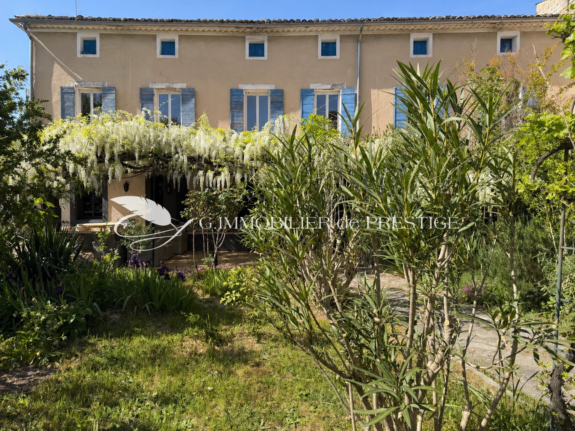 Historic Master House With Lush Garden In Malaucène 2