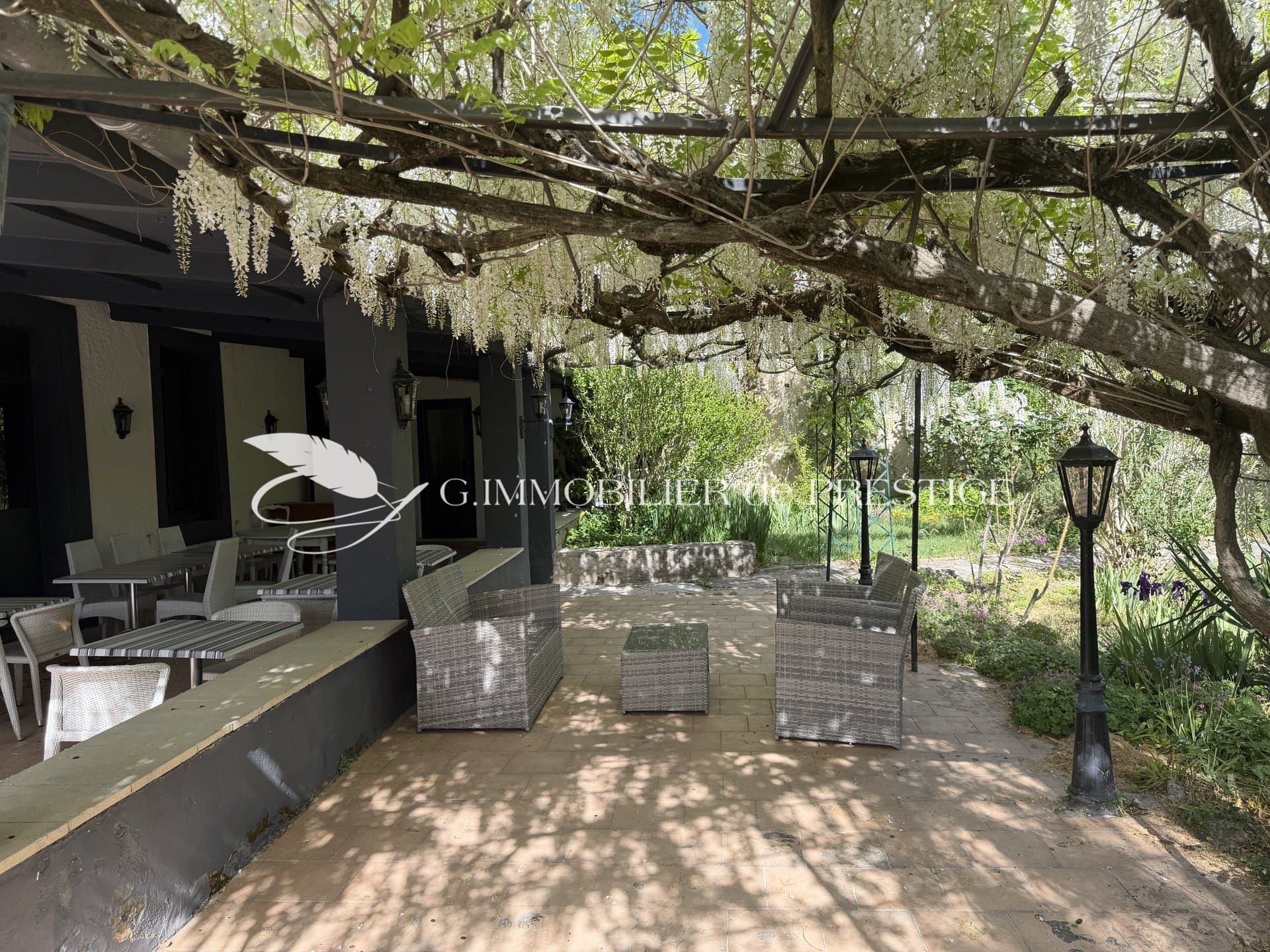 Historic Master House With Lush Garden In Malaucène 5