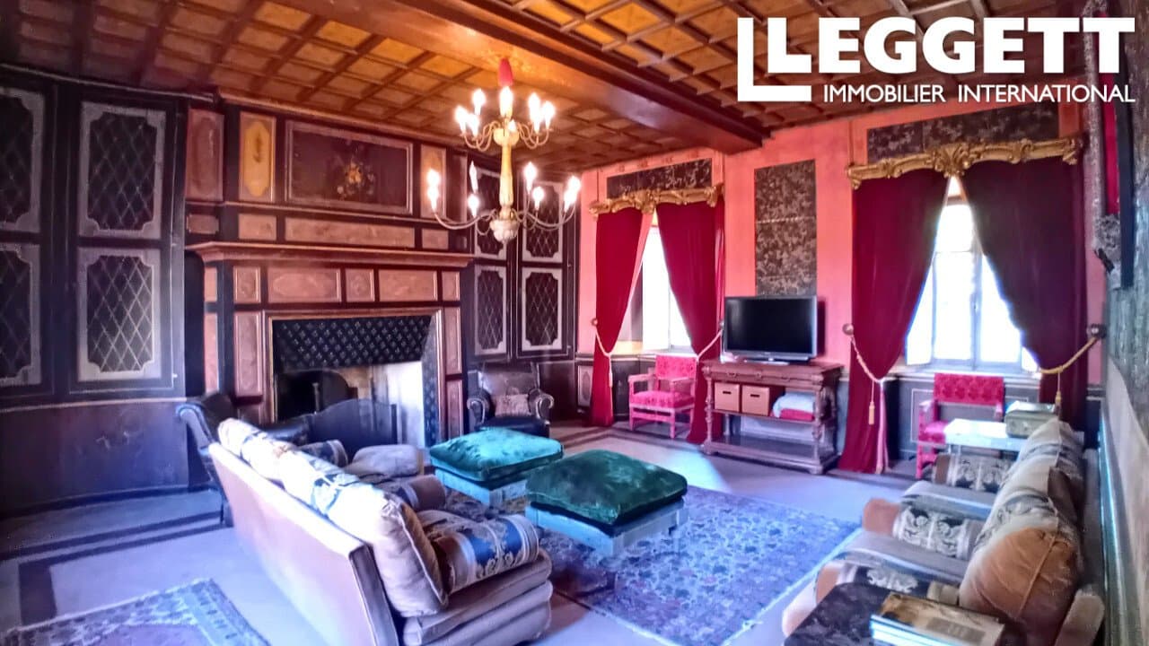 Historic Castle With Airstrips, Pool, And 15th Century Chapel 5