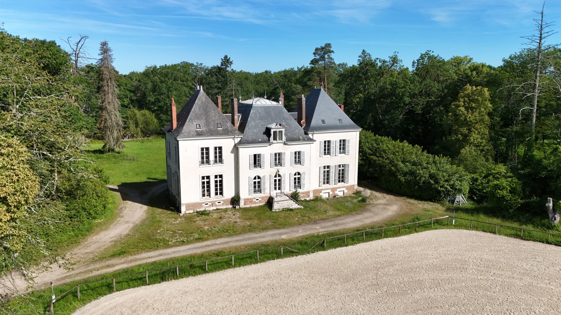 Charming 1900 Castle With 7 Bedrooms — in Centre-Val de Loire, France