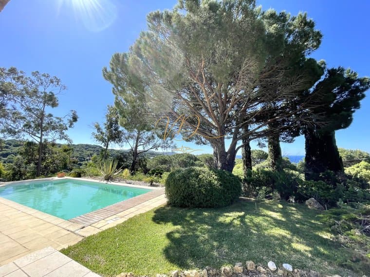 Luxurious Villa with Breathtaking Sea Views and Swimming Pool 4