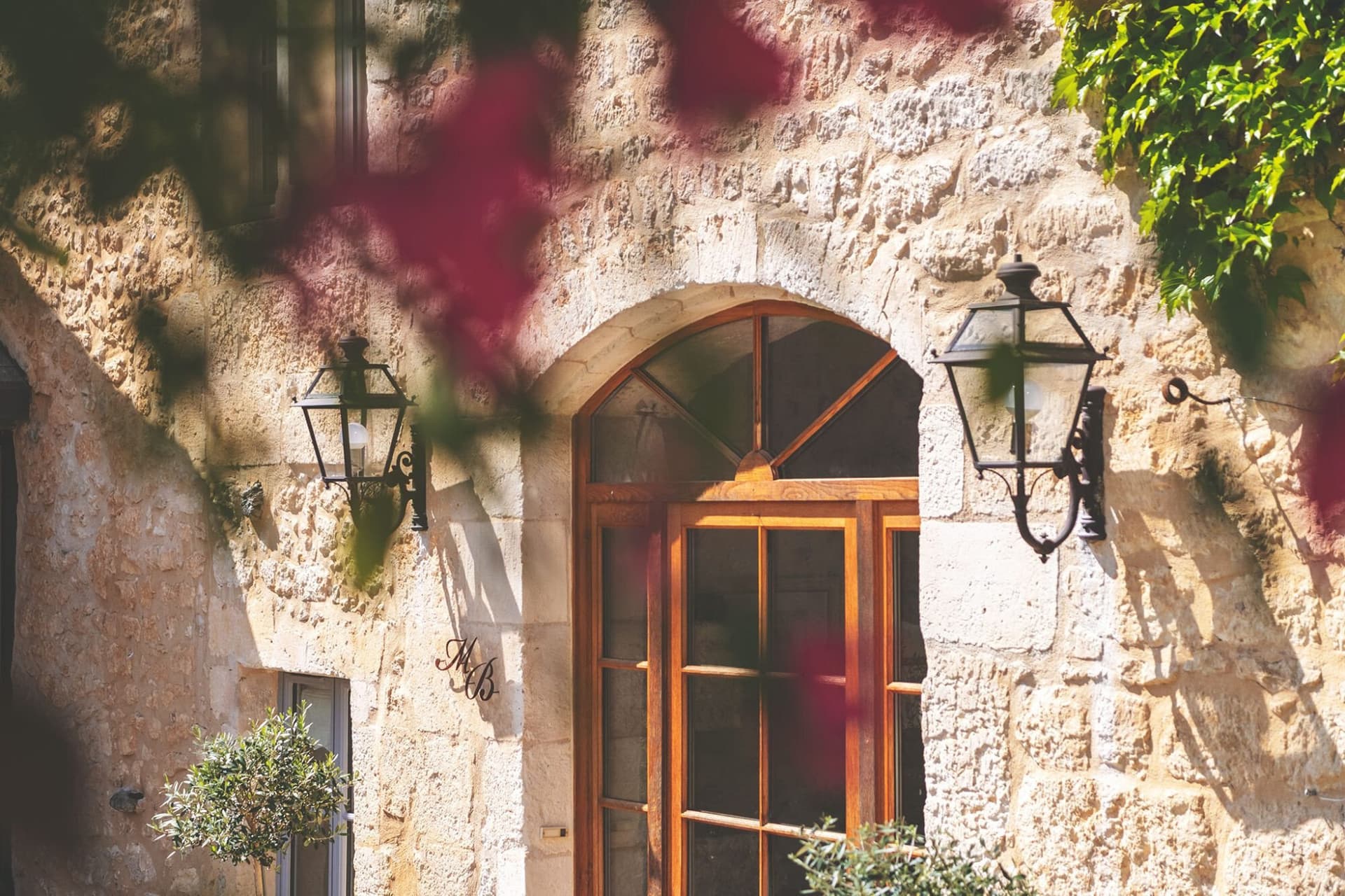 Timeless 17th Century Château With Suites And Heated Saltwater Pool 5
