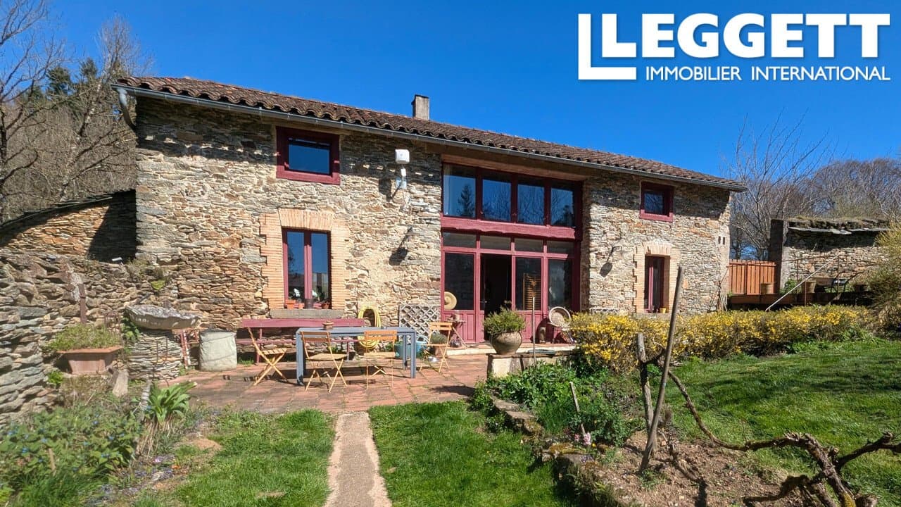 19th Century Country Estate With 11 Bedrooms And Equestrian Potential 2