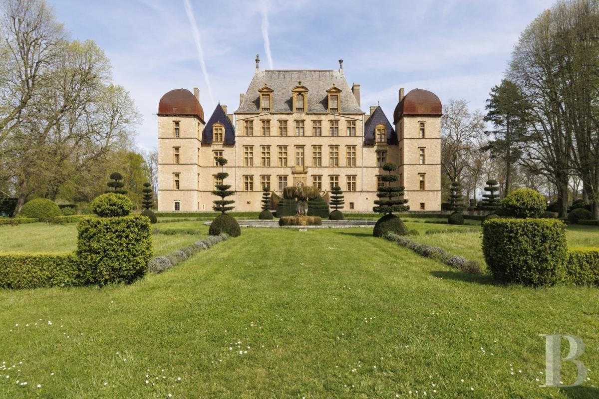 Historic 17th Century Château With 39 Hectares And Unique Features 2