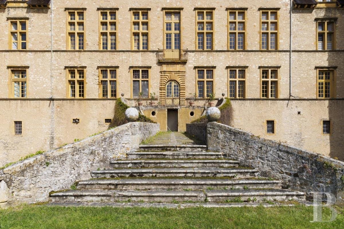 Historic 17th Century Château With 39 Hectares And Unique Features 3