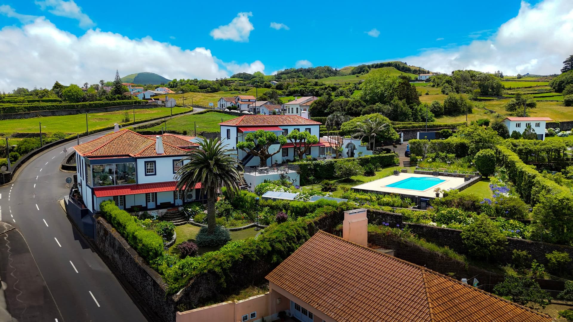 Historic Portuguese Manor House With Ocean Views 3