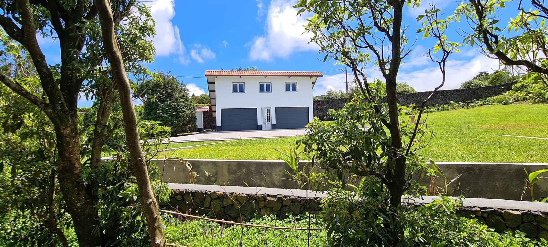 Historic Portuguese Manor House With Ocean Views 2