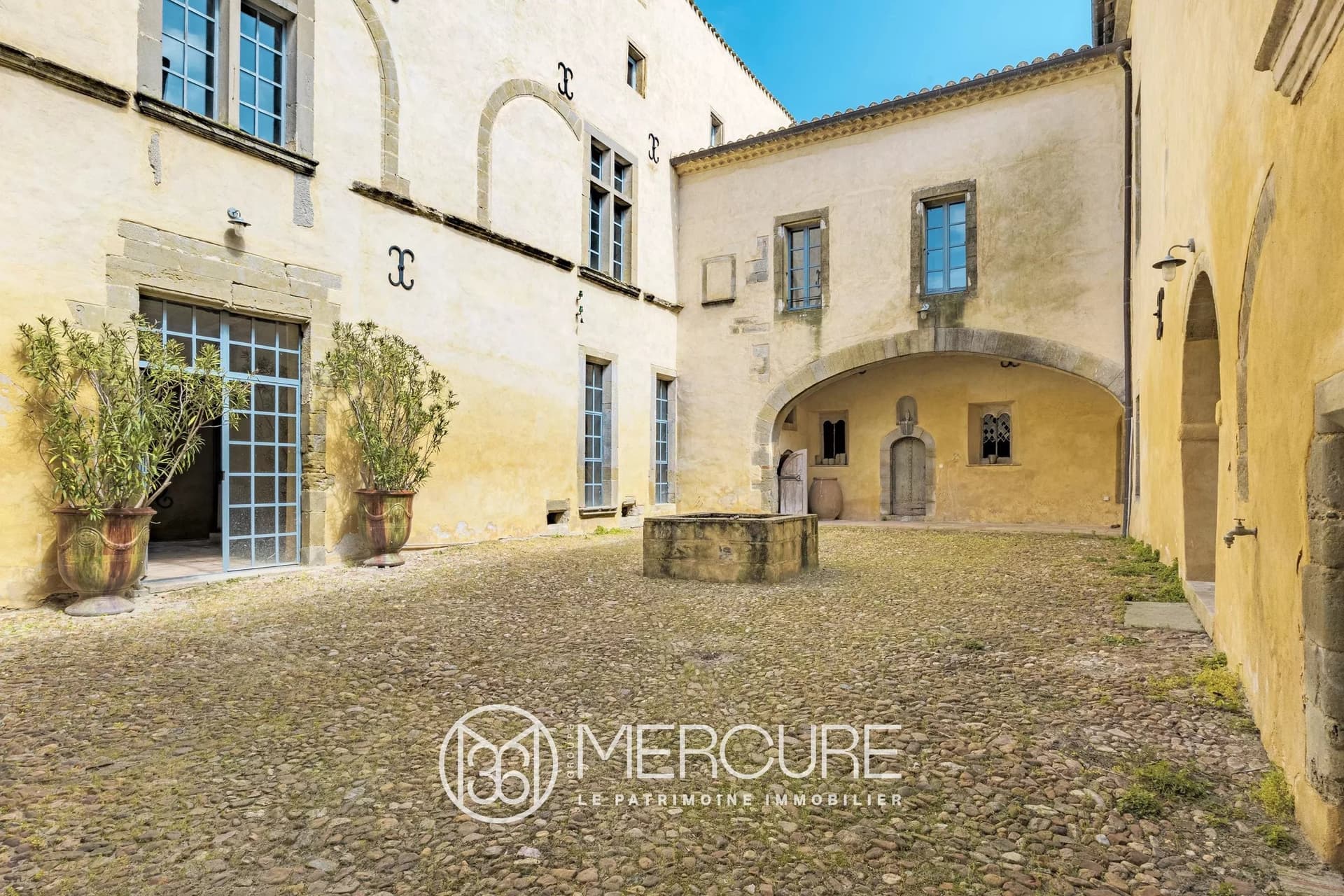 Magnificent 15th Century Château With Heated Indoor Pool 5