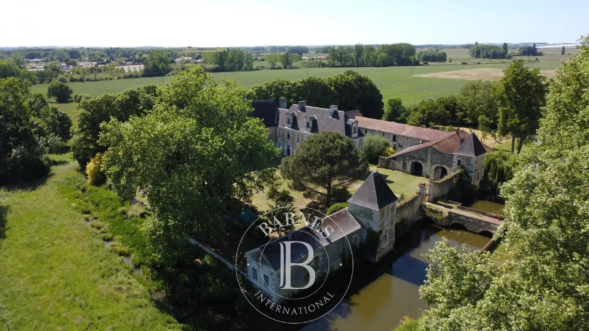Historic 15th Century Château With 600 Sqm Living Space And 4.3 Hectares 3