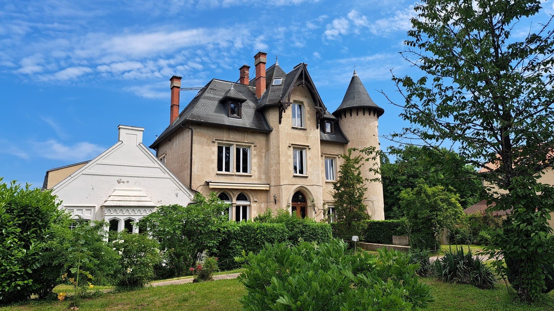 Elegant Neo-Gothic Manor With Offices And Park