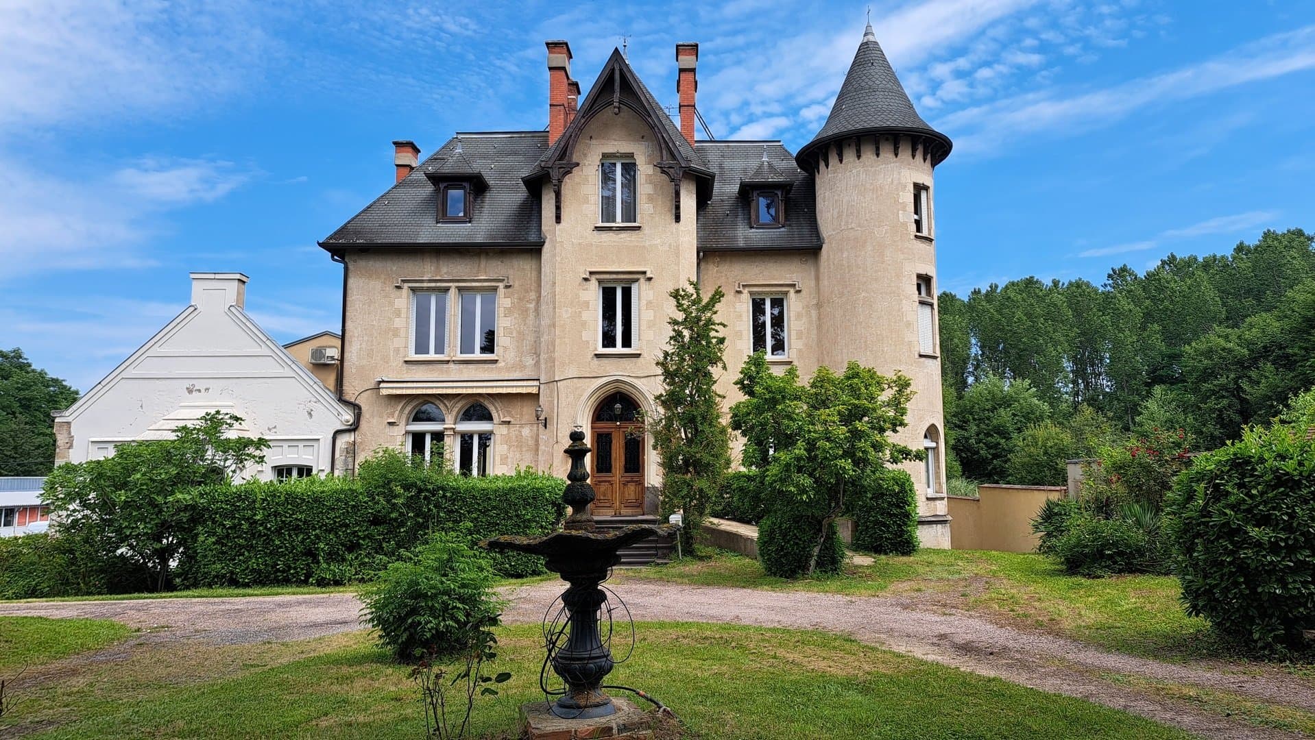 Elegant Neo-Gothic Manor With Offices And Park 2