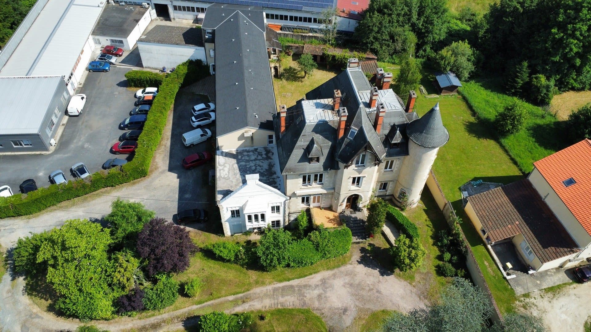 Elegant Neo-Gothic Manor With Offices And Park 4