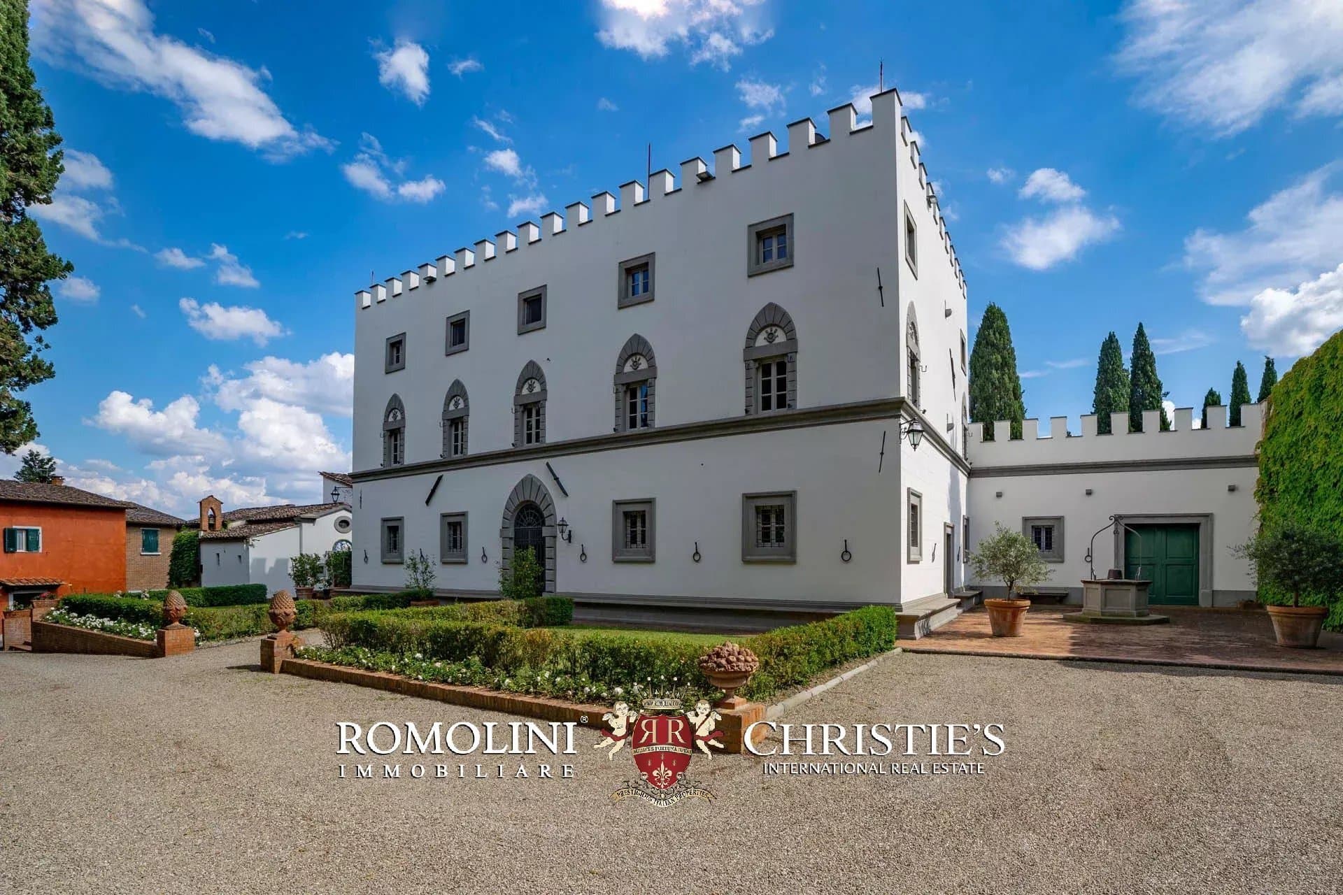 Historic Villa With Vineyard And Olive Grove Near Florence — Villa for sale in Italy