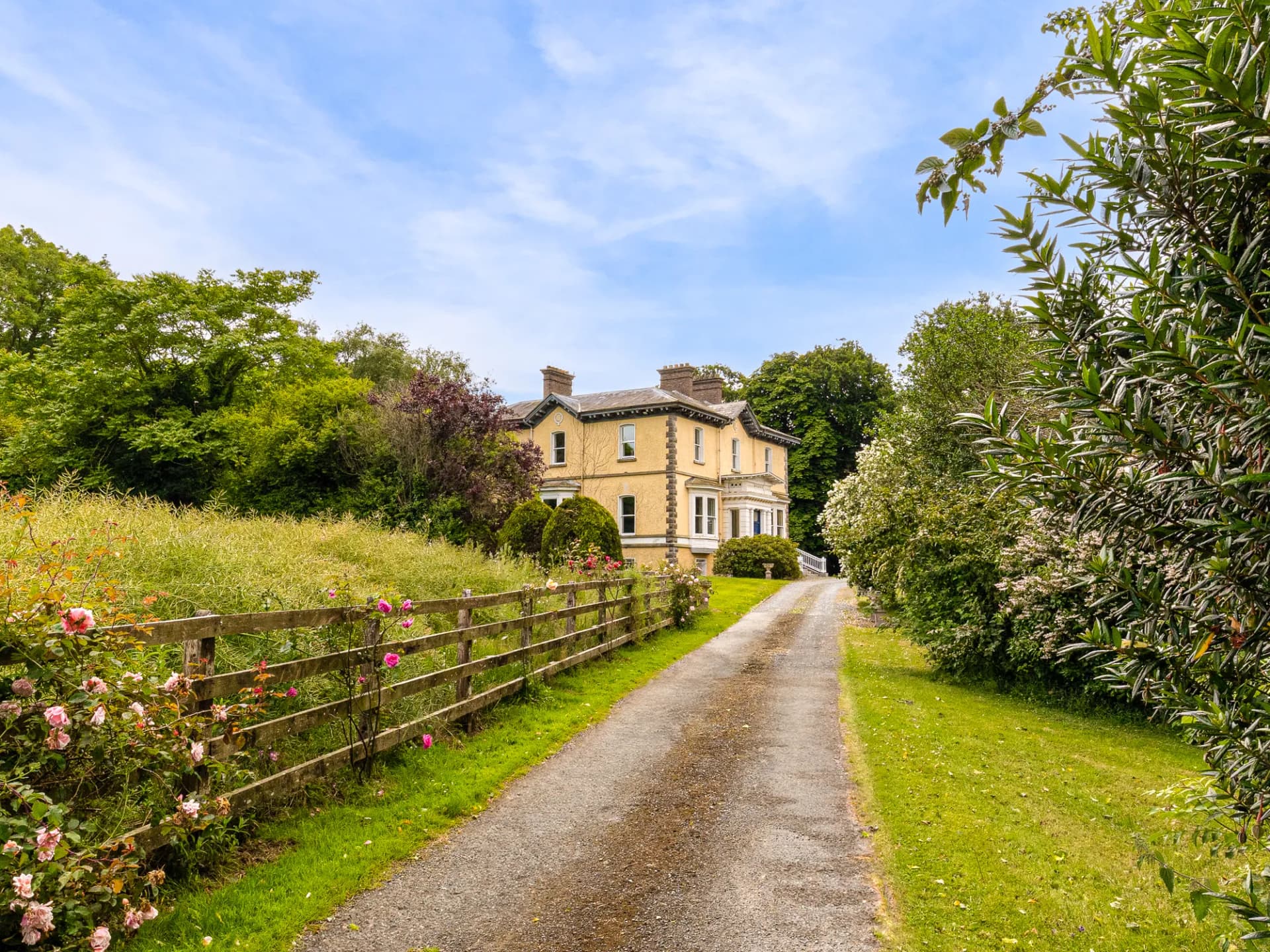 Elegant Late Georgian Country Residence with Pool and Walled Garden 3