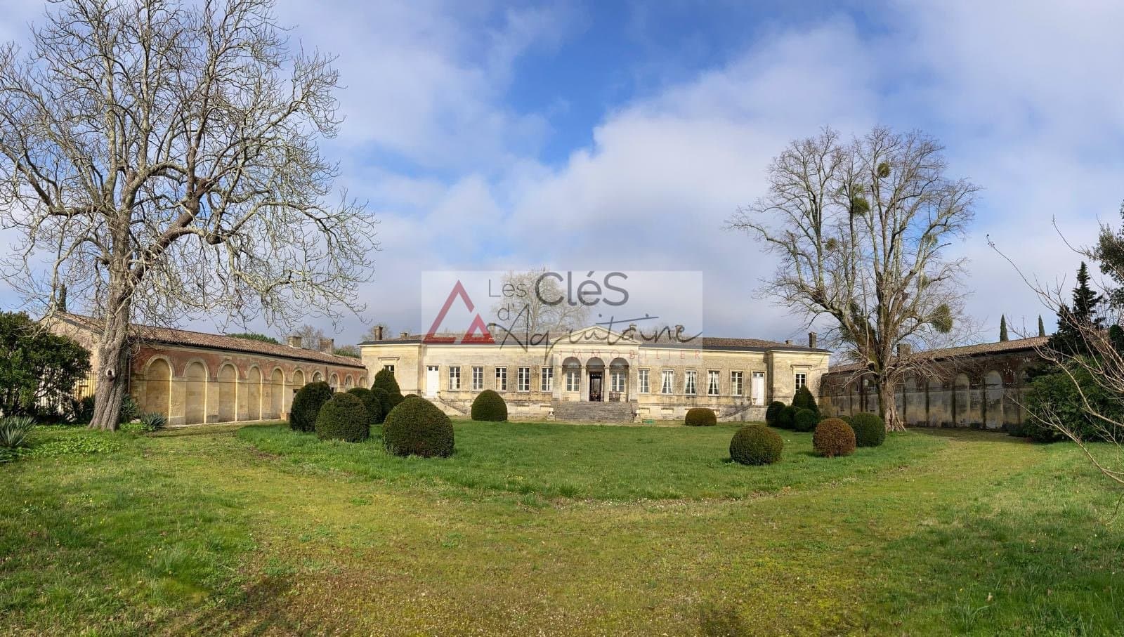 Elegant 19th Century Château With 29 Hectares Of Vineyards 4