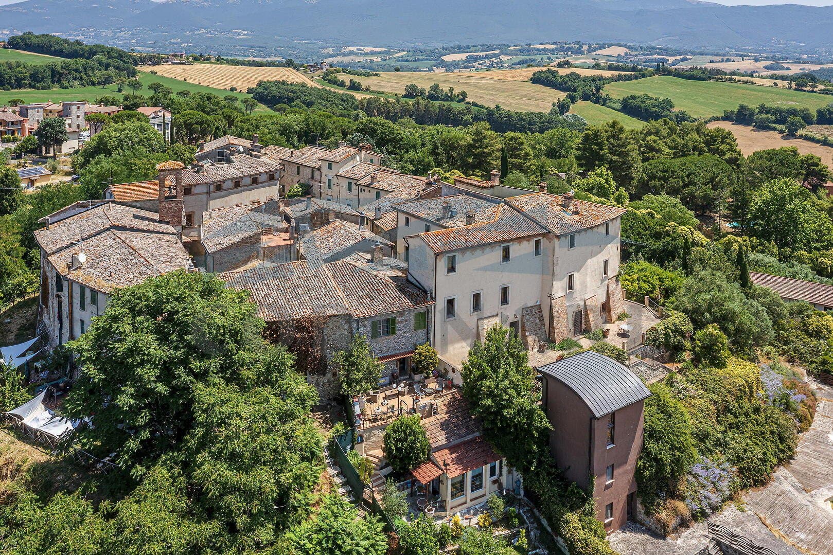 Rosceto Castle 1000.0 Sqm 4