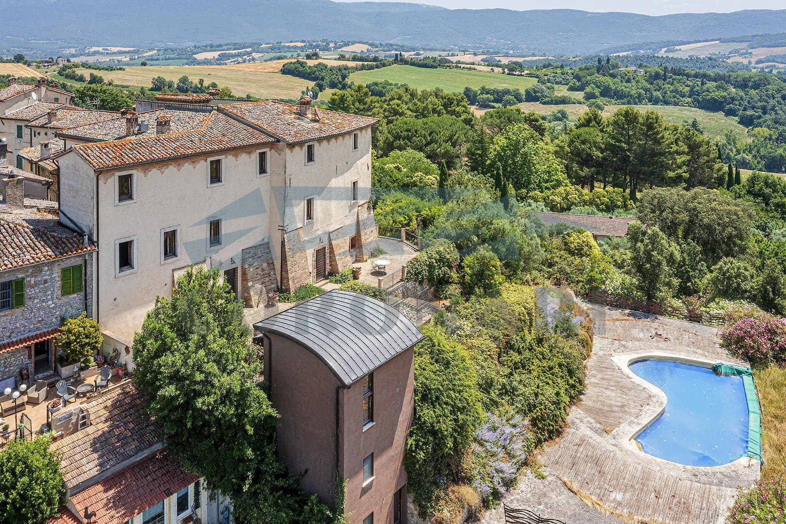 Rosceto Castle 1000.0 Sqm 5