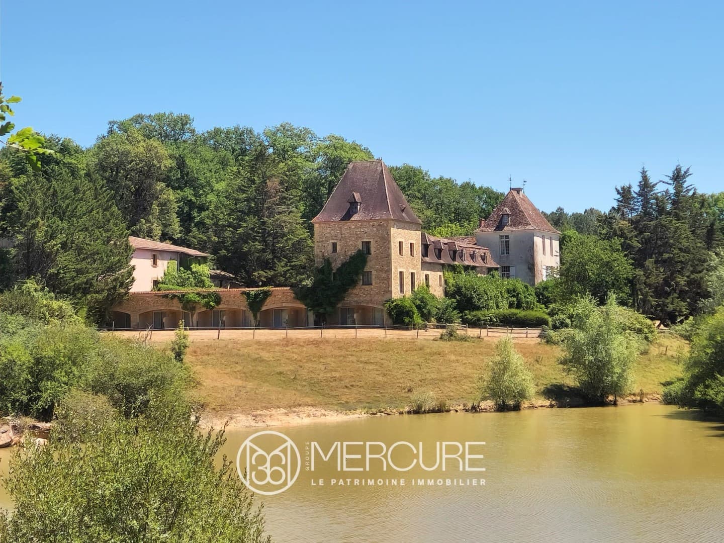 Exceptional Castle Complex with Equestrian Centre and Swimming Pools 3