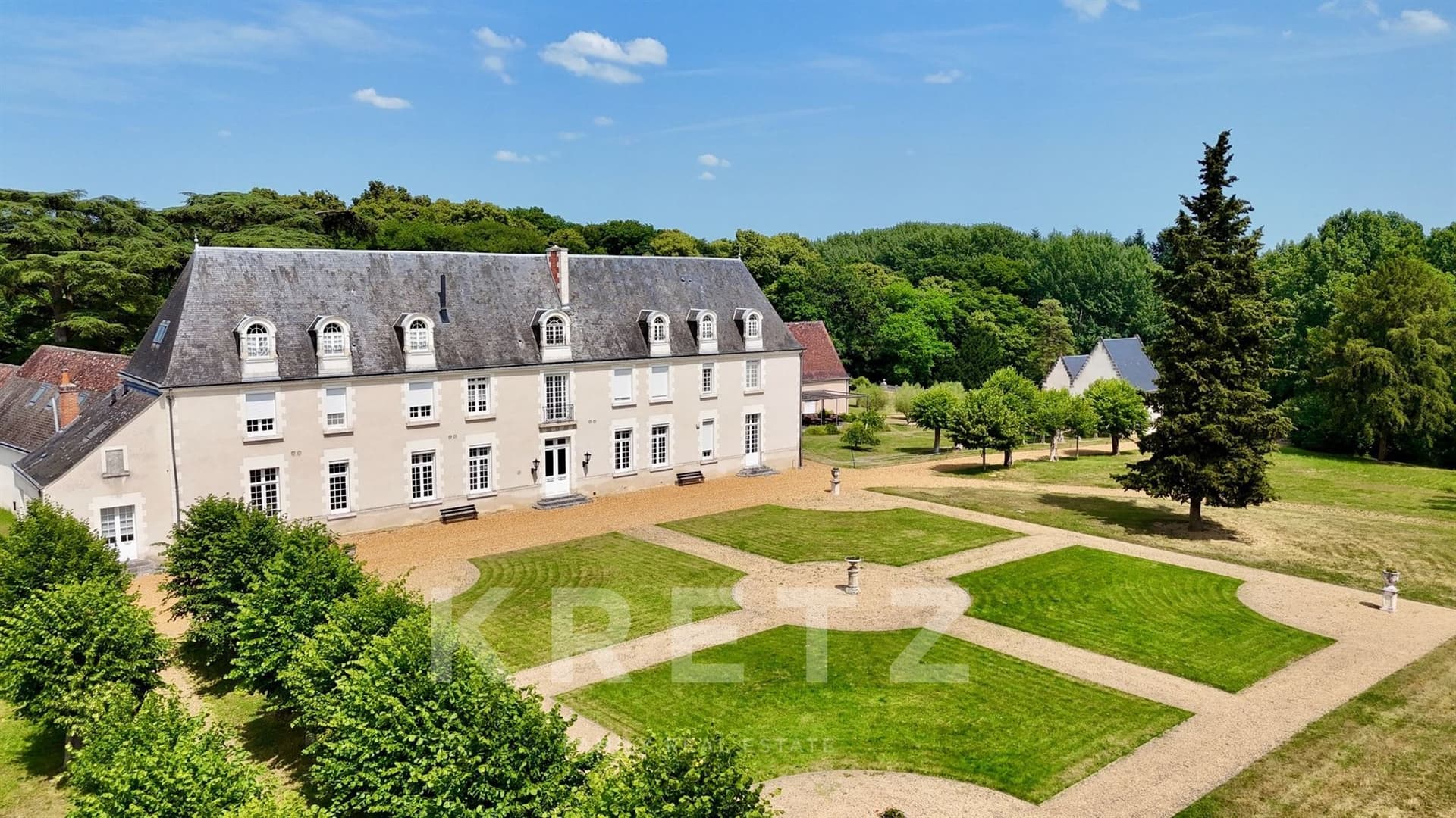 Fully Restored Renaissance Château with Equestrian Facilities and Heated Pool 3