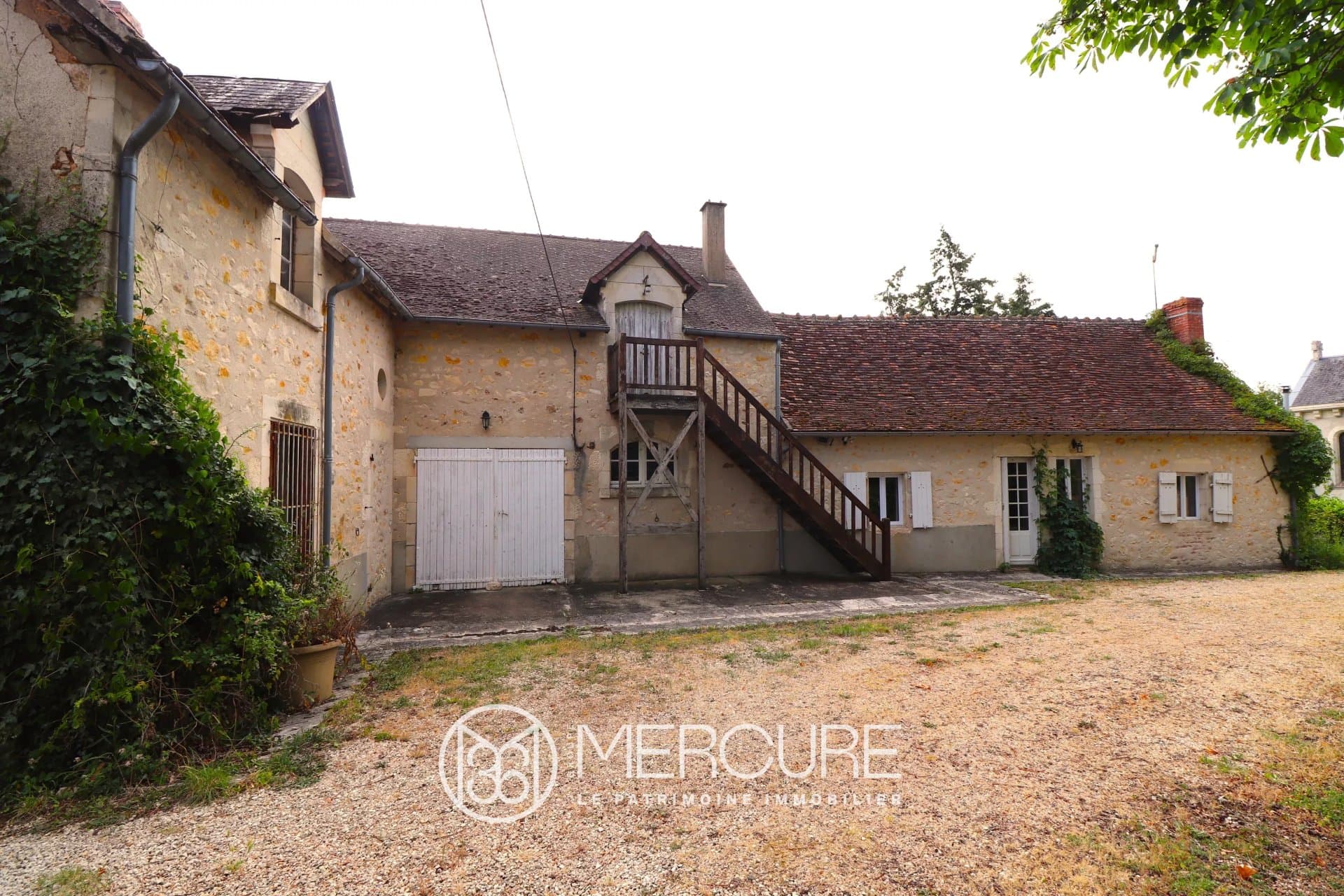 Historic Château Overlooking the Creuse Valley with Guesthouses and Chapel 5