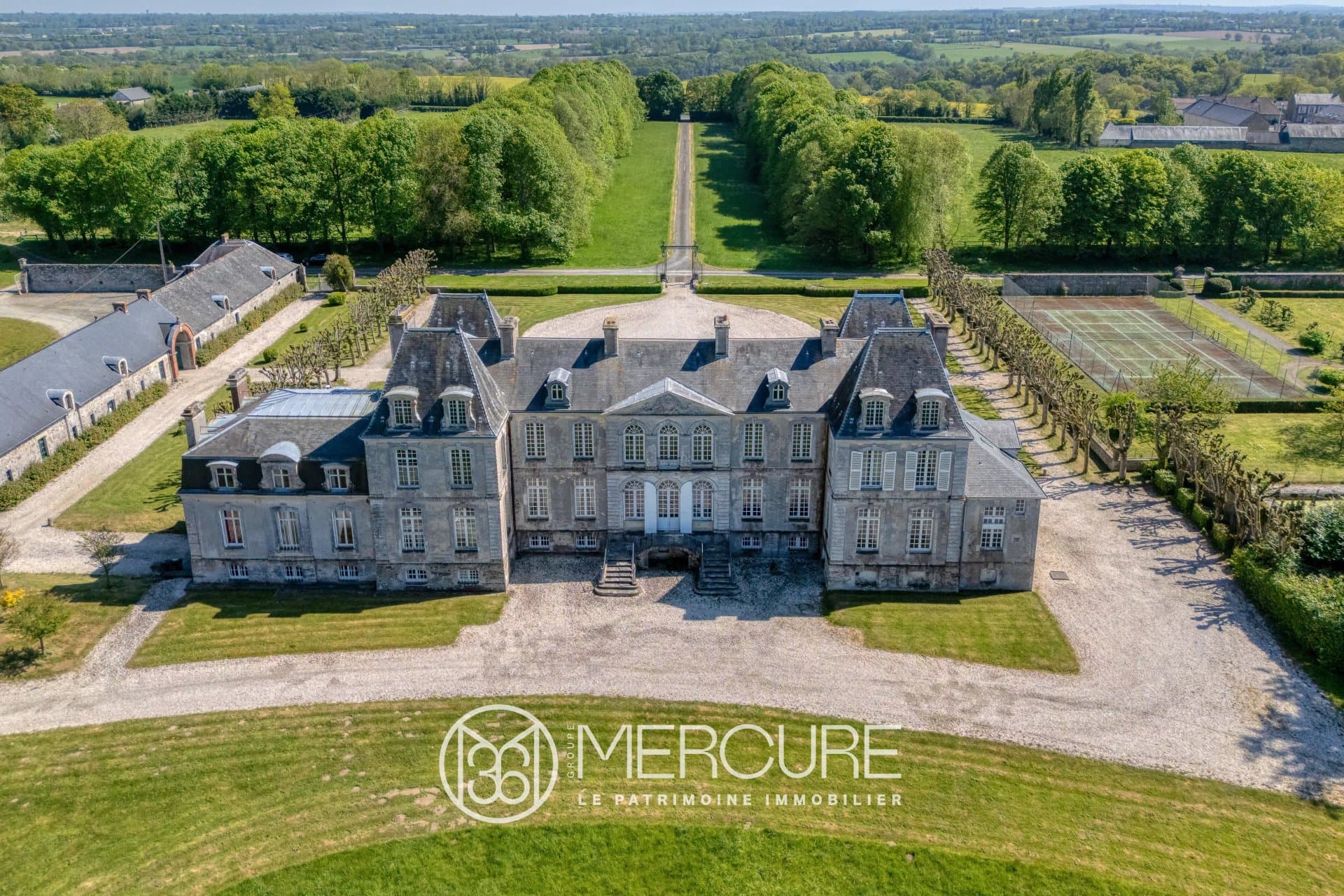 Elegant 18th Century Château With English-style Park And Tennis Court 4