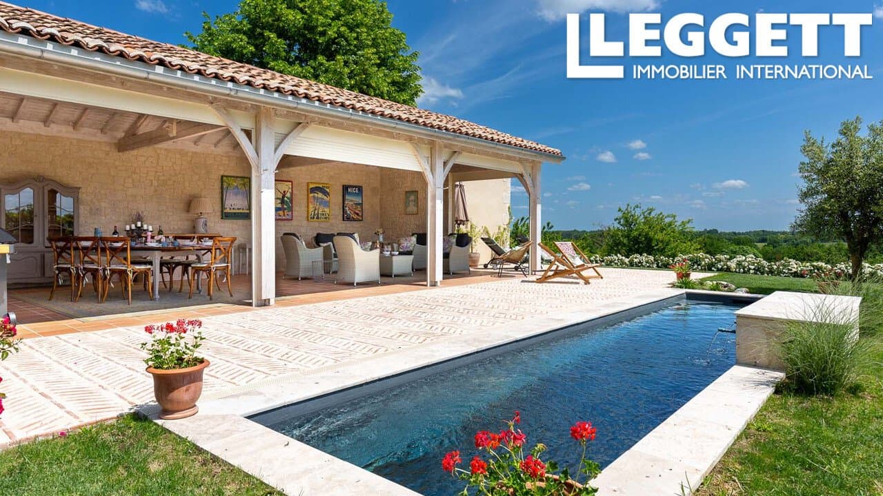 Elegant 16th Century Château Wing With Landscaped Gardens And Swimming Pool