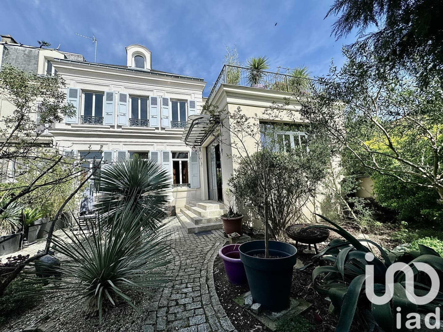 Charming 19th Century Castle with 9 Bedrooms 4