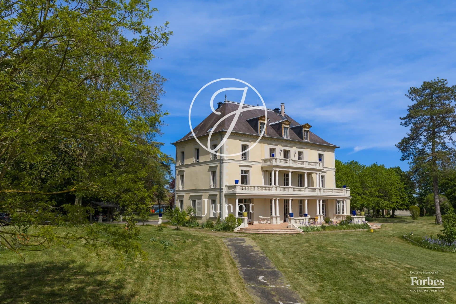 Imposing 19th Century Castle With Reception Hall And Unobstructed Views 3
