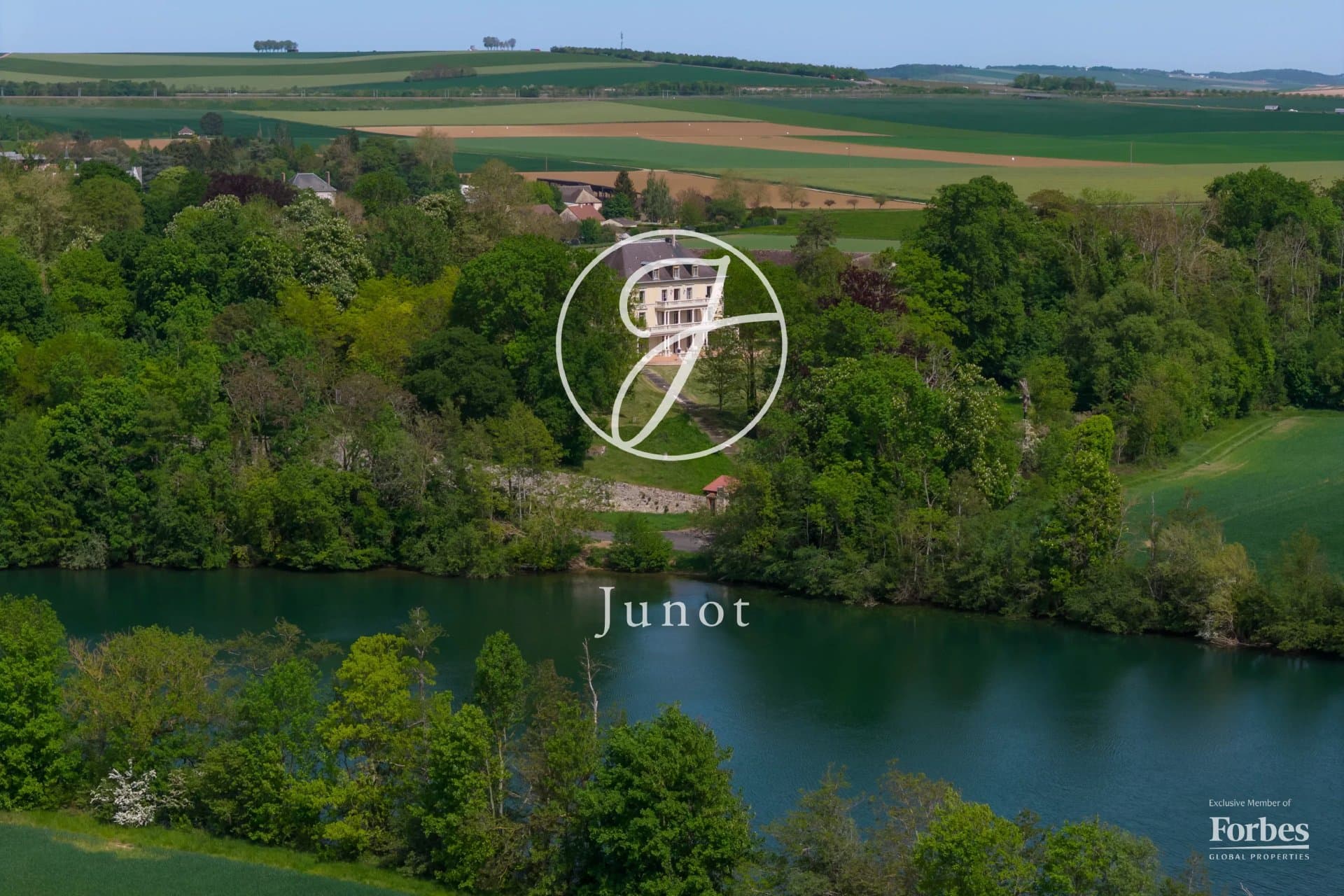 Imposing 19th Century Castle With Reception Hall And Unobstructed Views 4