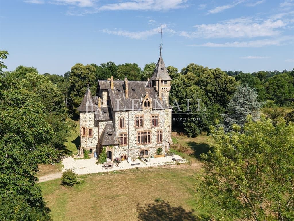 Neo-Medieval Château With Caretaker's Cottage Set In 13 Acres 4