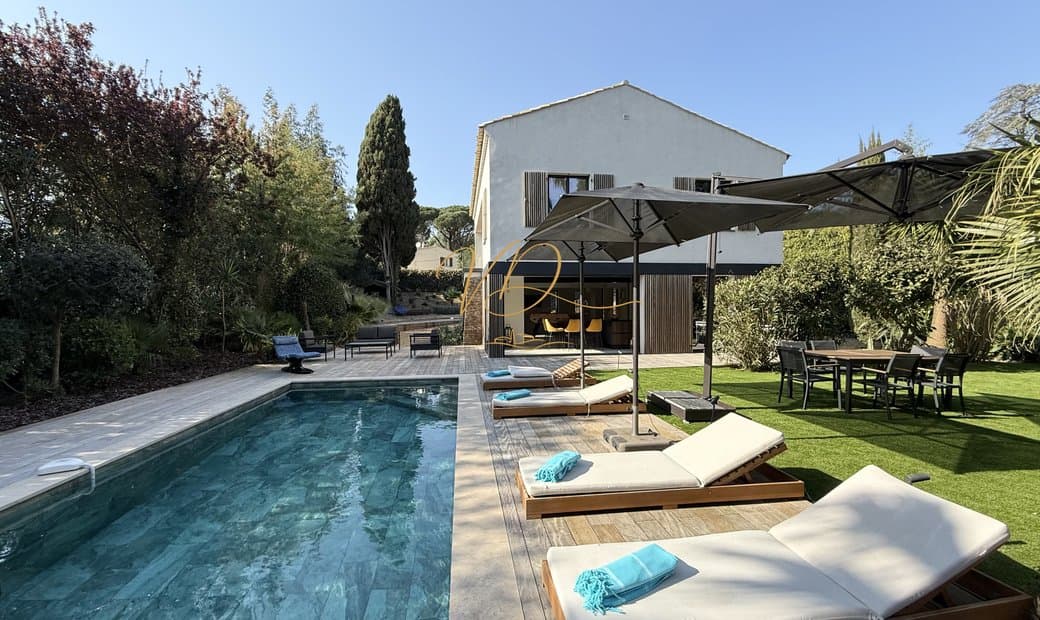 High-End Private Estate Steps From Gigaro Beach 3