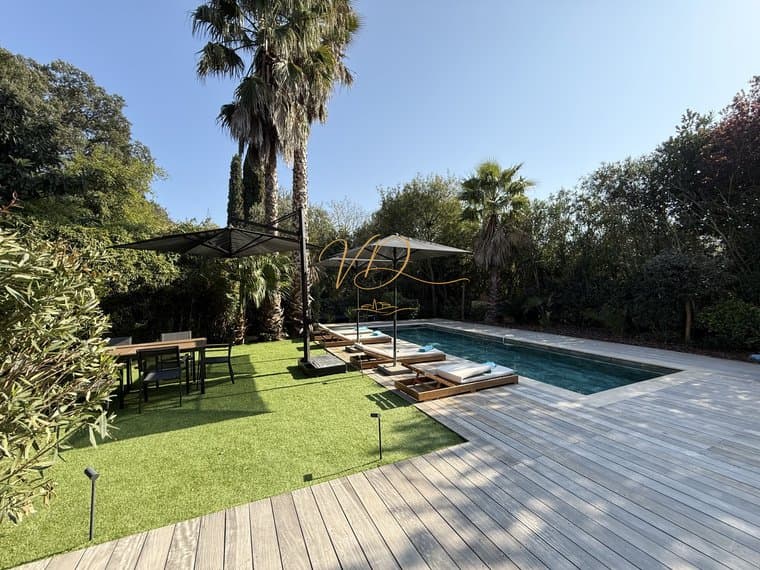 High-End Private Estate Steps From Gigaro Beach 4