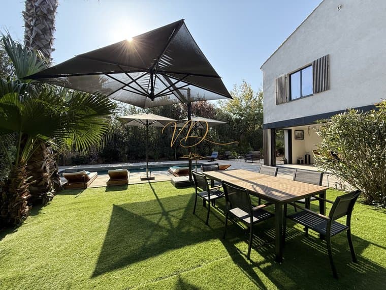 High-End Private Estate Steps From Gigaro Beach 5