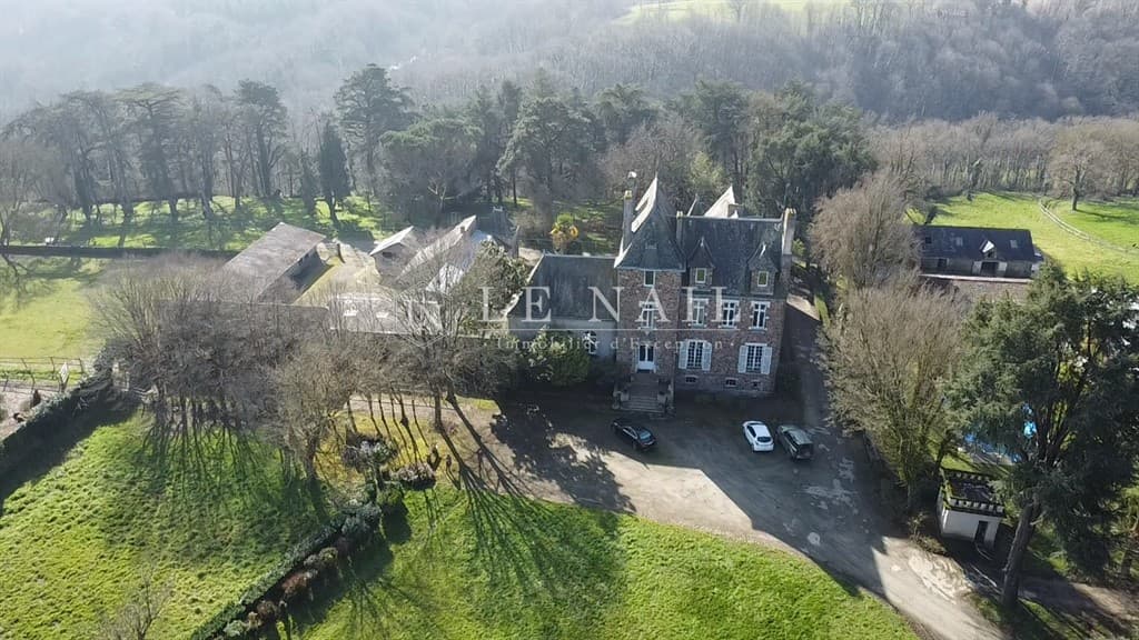 Château with Equestrian Facilities and Guest House Near Nantes 4