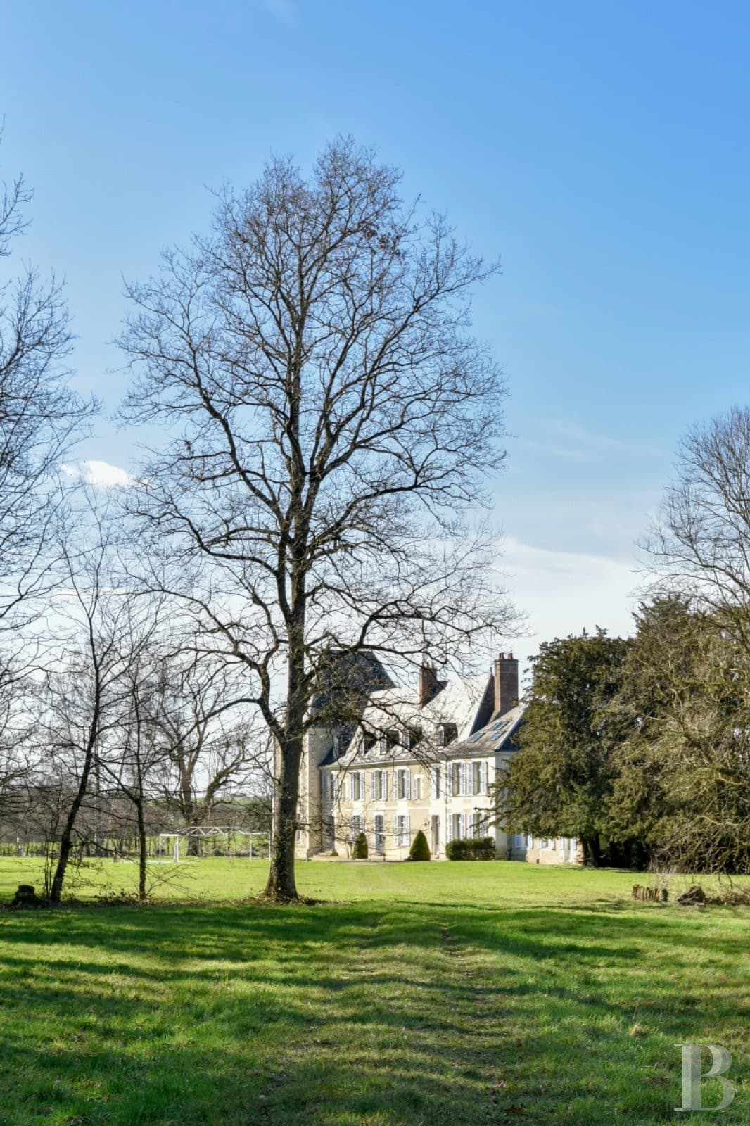 19th Century Château With Lake And Heated Swimming Pool 4