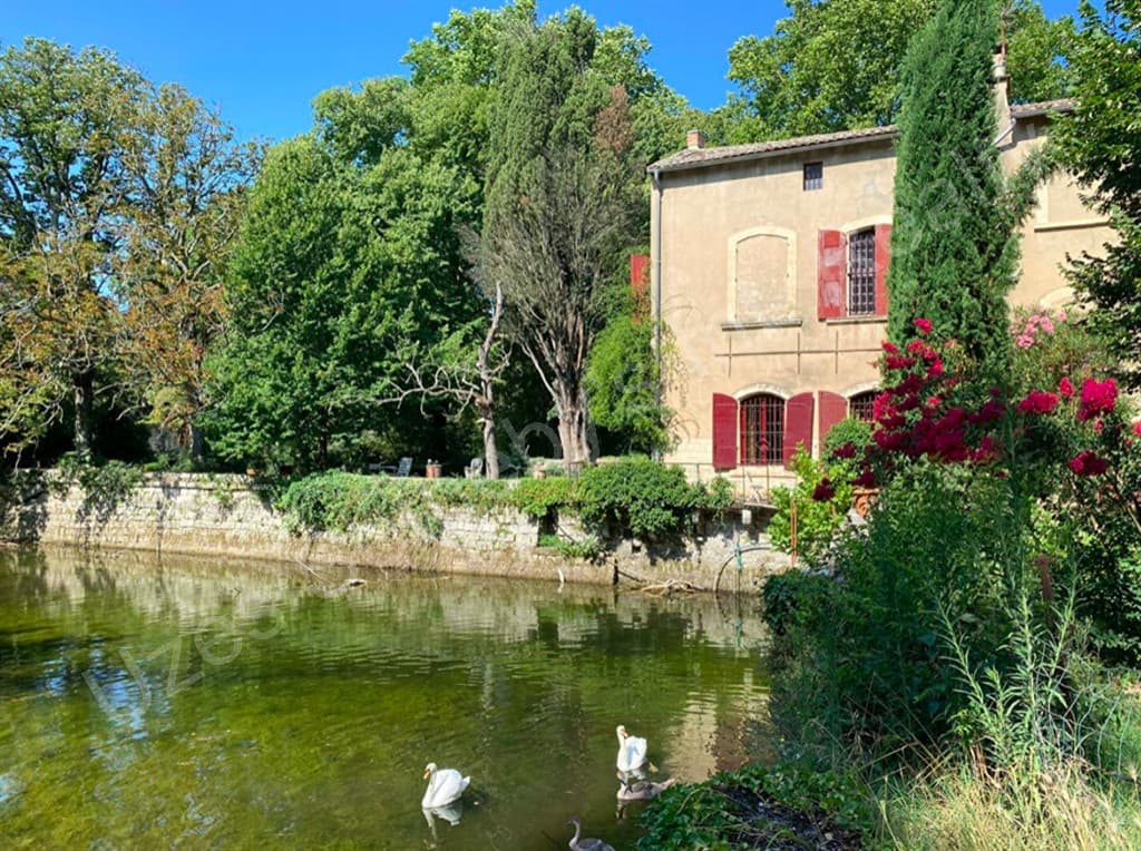 Historic Castle with 5 Bedrooms and 10 Acres in Uzès 5