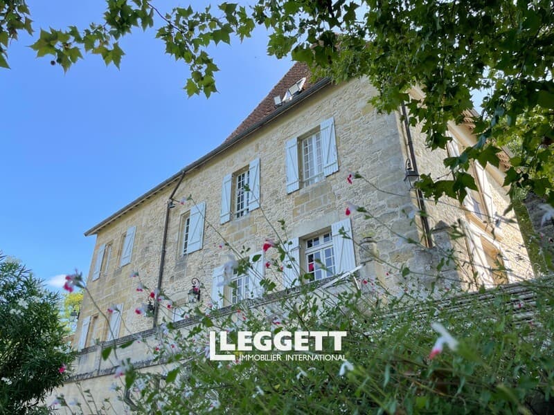 Exceptional Château With River Views And 600 Years Of History 2