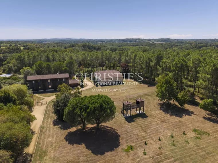 Elegant 19th Century Estate With Three Properties and Swimming Pools 2