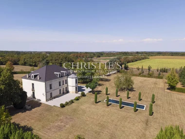 Elegant 19th Century Estate With Three Properties and Swimming Pools 3