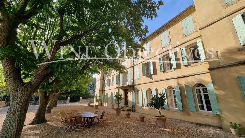 Spacious Castle with 5 Bedrooms and Terrace 2
