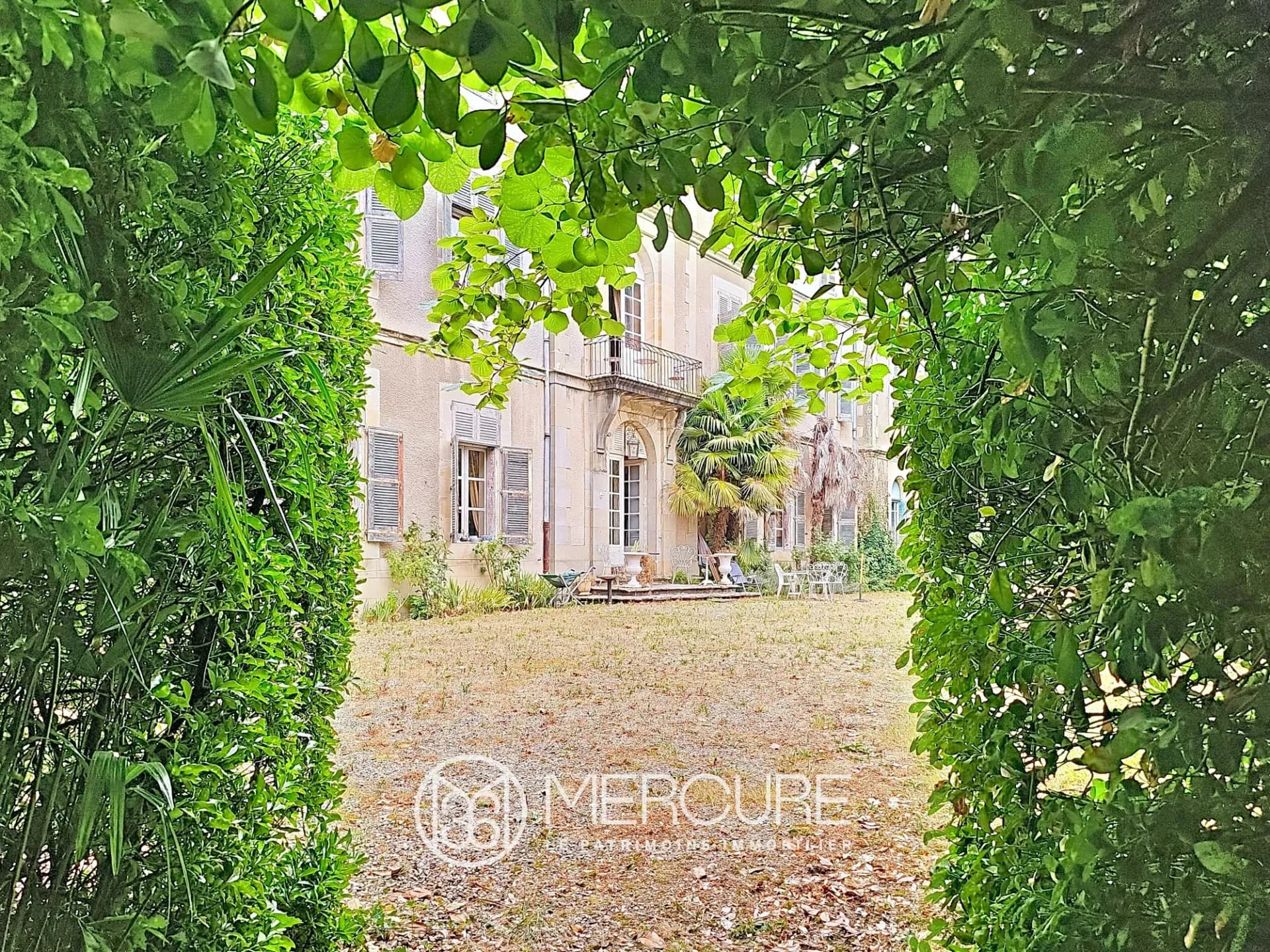 Elegant 18th Century Château Overlooking The Canal Du Midi 4