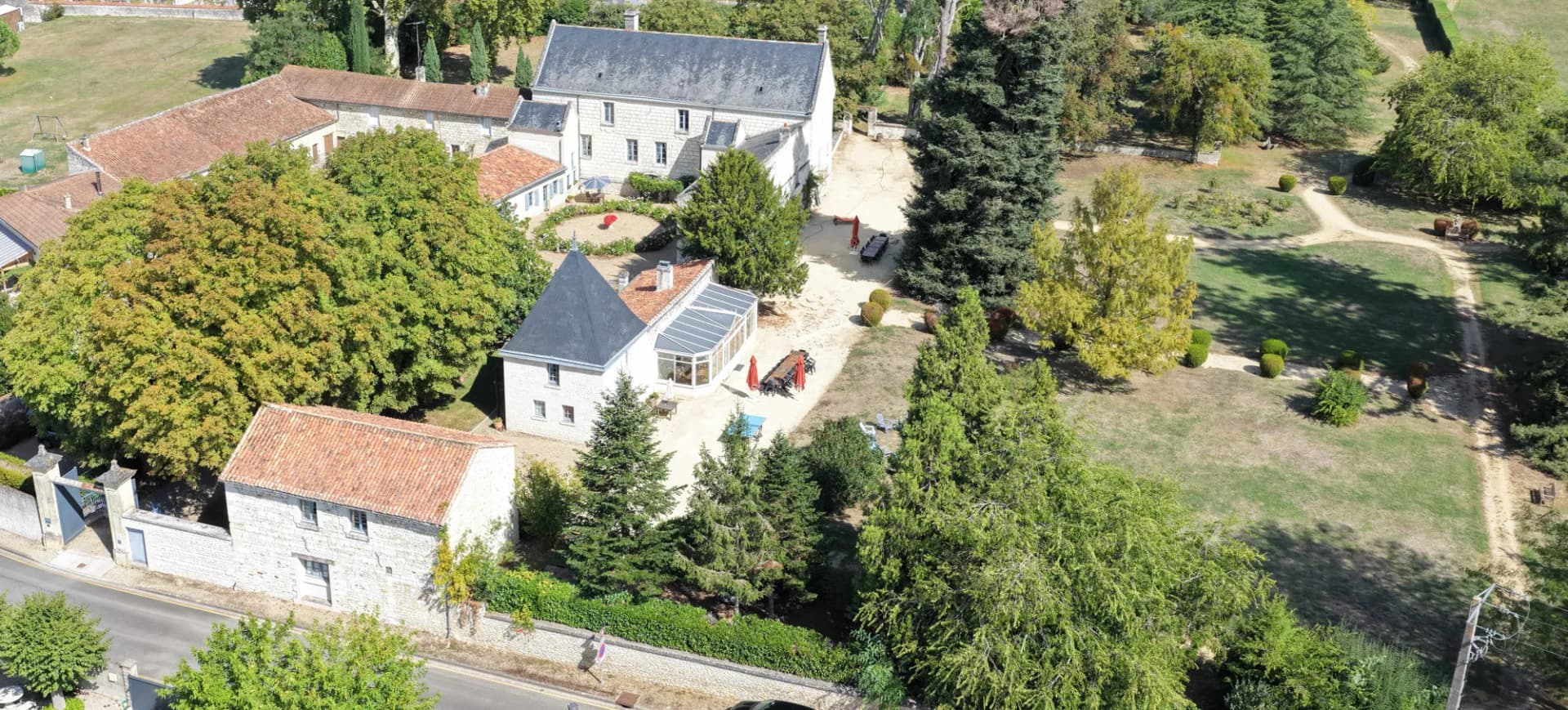 17th Century Residence With Bread Oven And 9 Bedrooms On 2.5 Hectares 3
