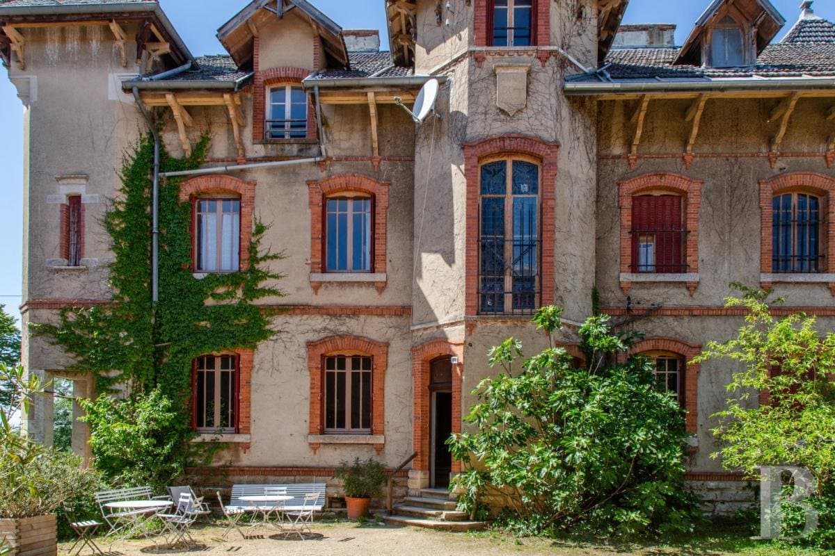 Castles for sale in Fontainebleau