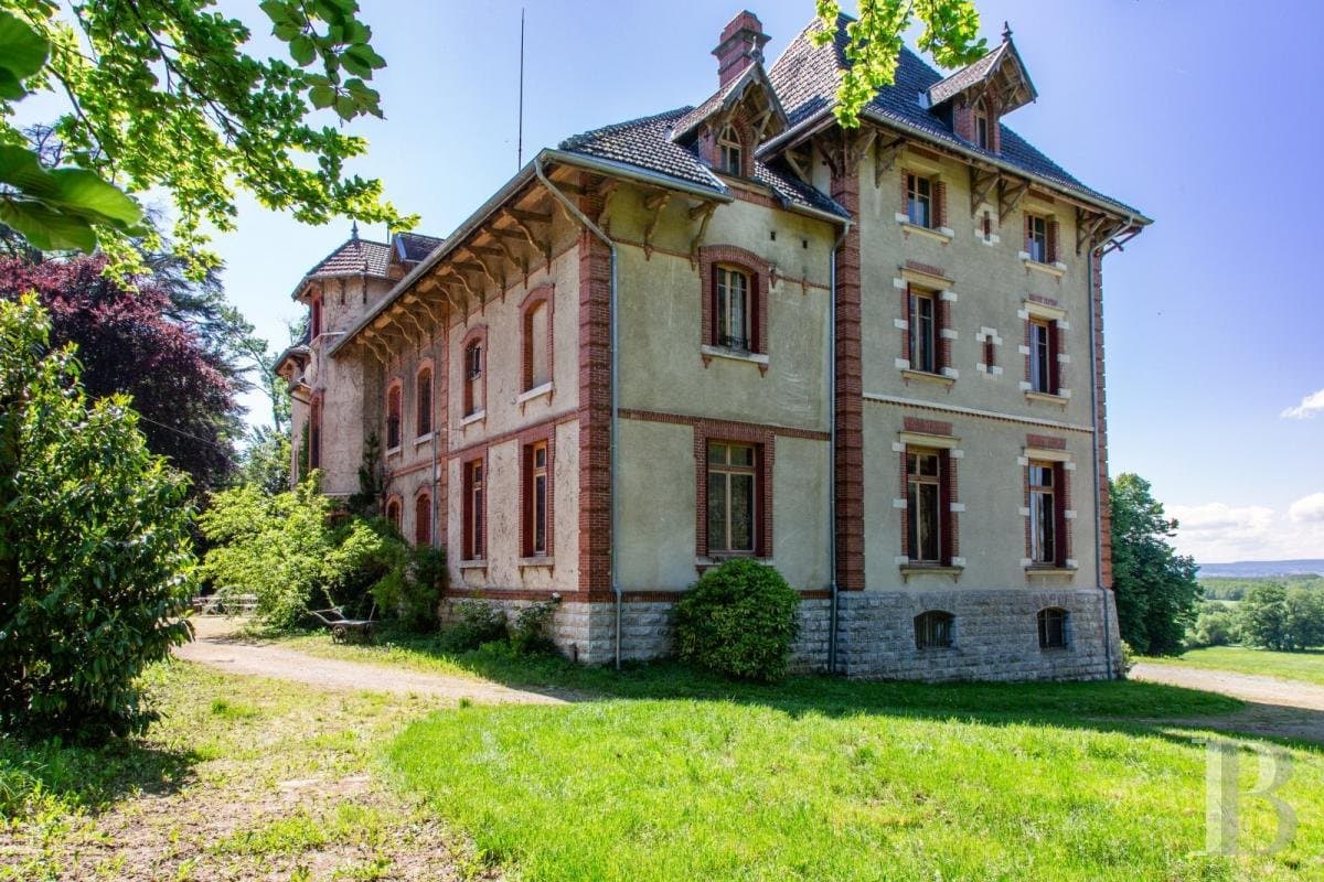 Art Nouveau Villa With Equestrian Outbuildings Set In 4.5 Hectares 4