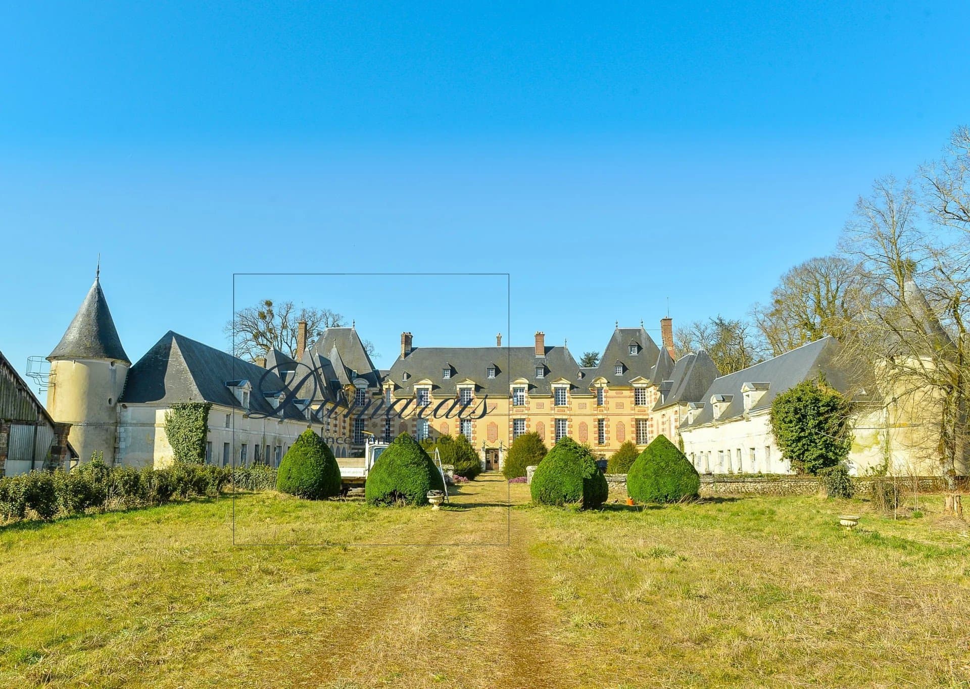 17th Century Castle Set Within A 21 Hectare Park 2