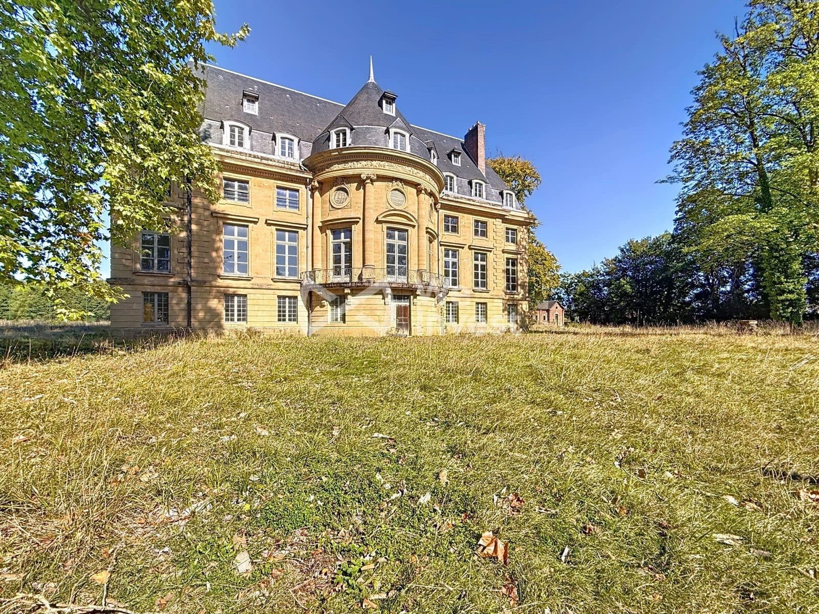 Impressive 18th Century Castle With 36 Bedrooms And Swimming Pool 4