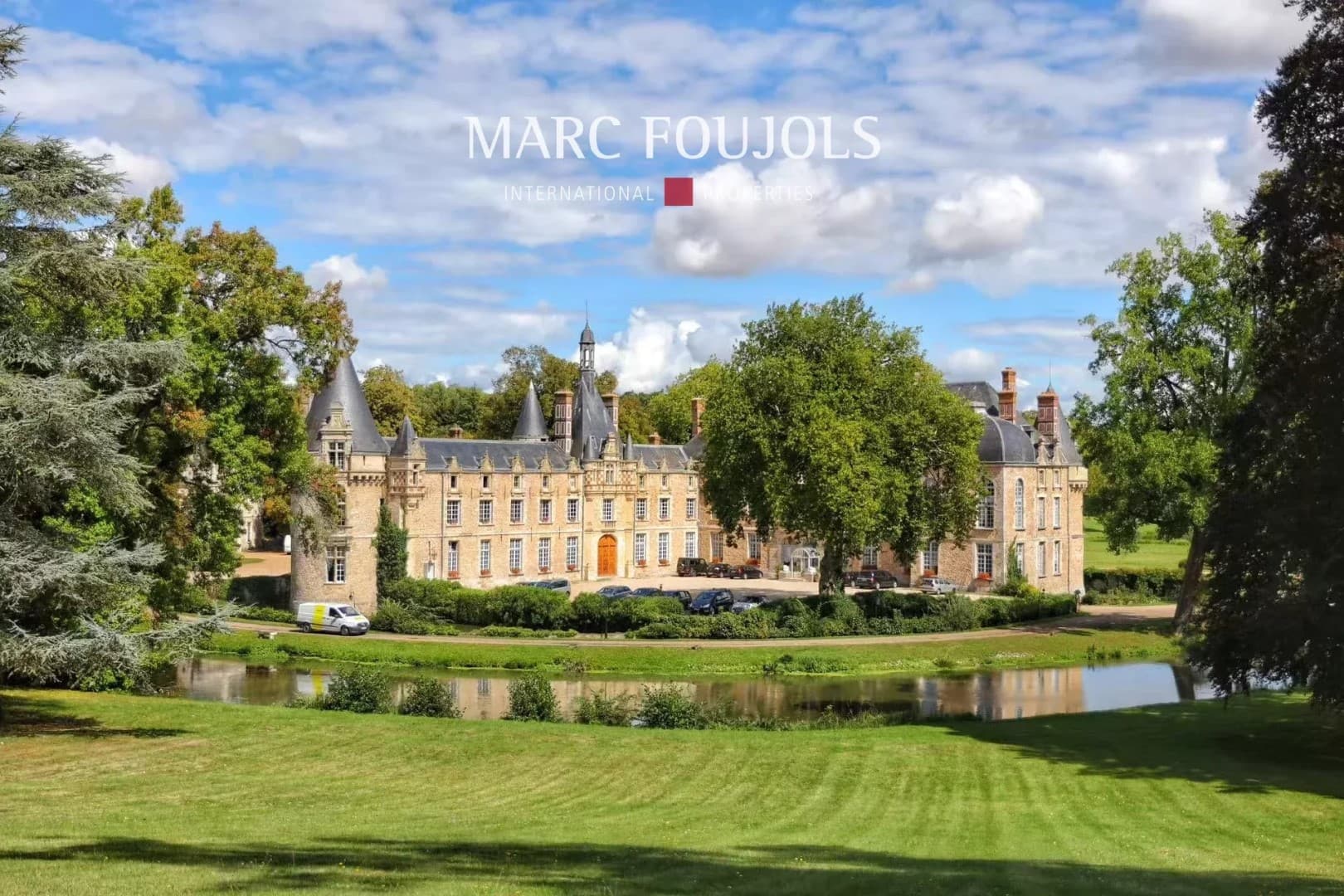 Magnificent Castle With 56 Rooms In Auneau-Bleury-Saint-Symphorien — in Perche, France