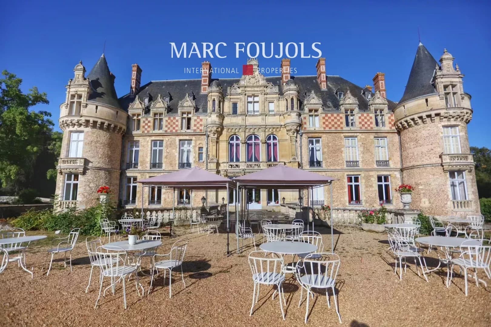 Magnificent Castle With 56 Rooms In Auneau-Bleury-Saint-Symphorien 3