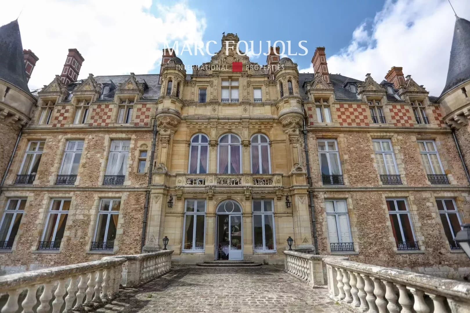 Magnificent Castle With 56 Rooms In Auneau-Bleury-Saint-Symphorien 4