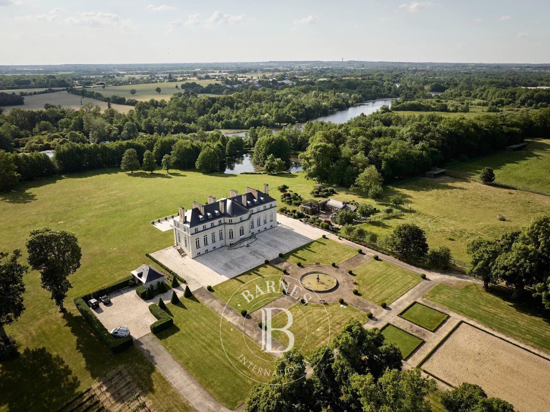 Renovated 18th Century Château With Equestrian Facilities On 128 Hectares 4